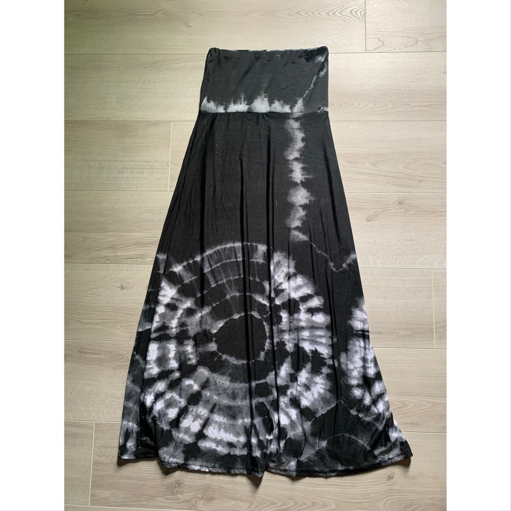 Convertible strapless maxi skirt/ dress!